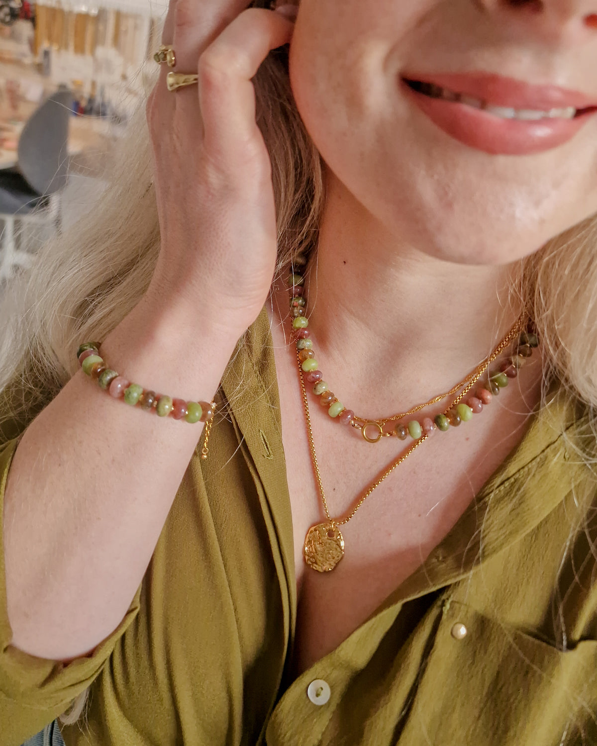 Ketting Candy Pink Moss op model
