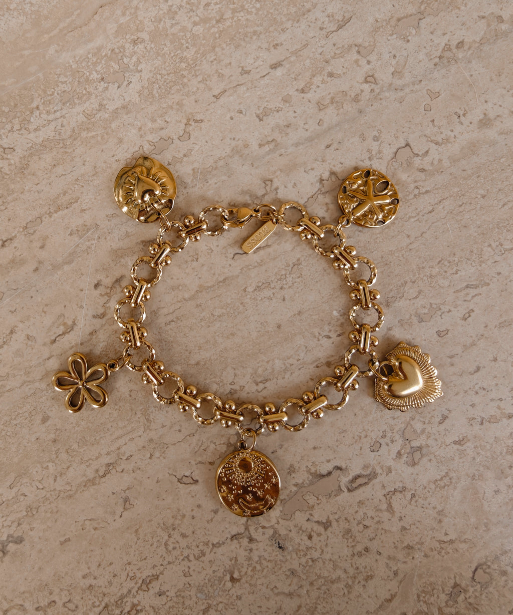 Coquette gouden bedelarmband uit de BLOSS Essentials collectie