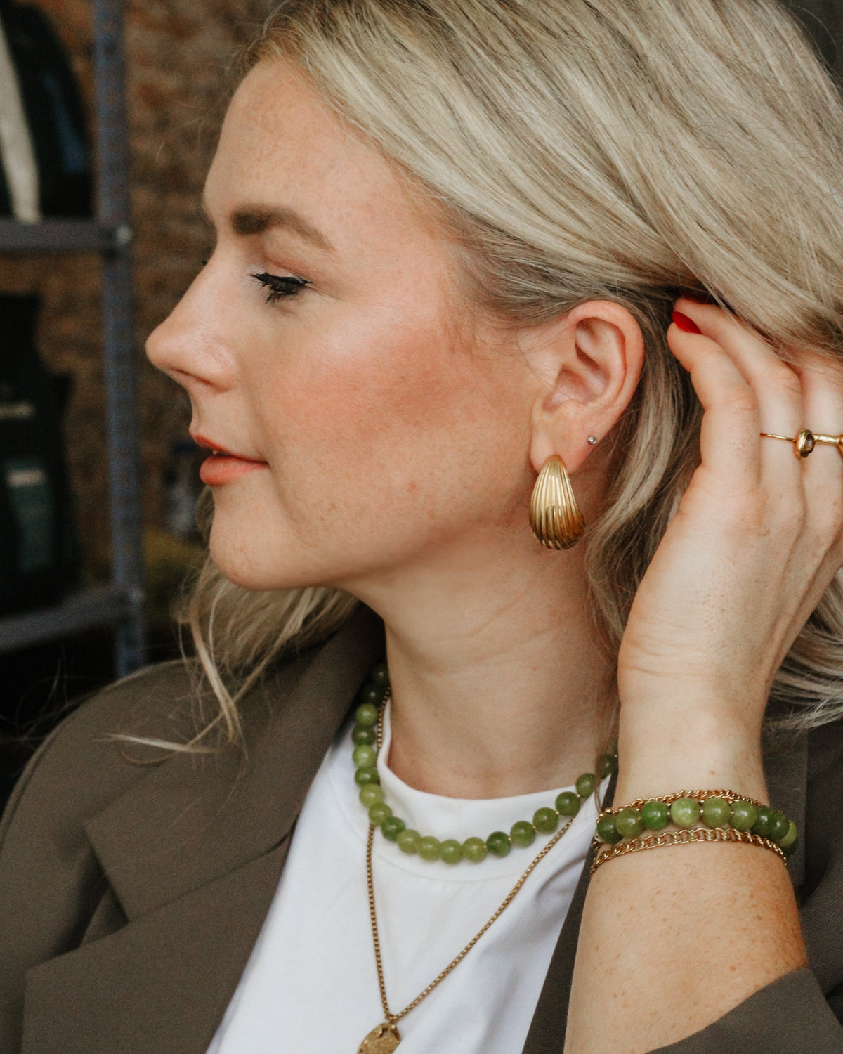 Oorbellen Corduroy Drops op model