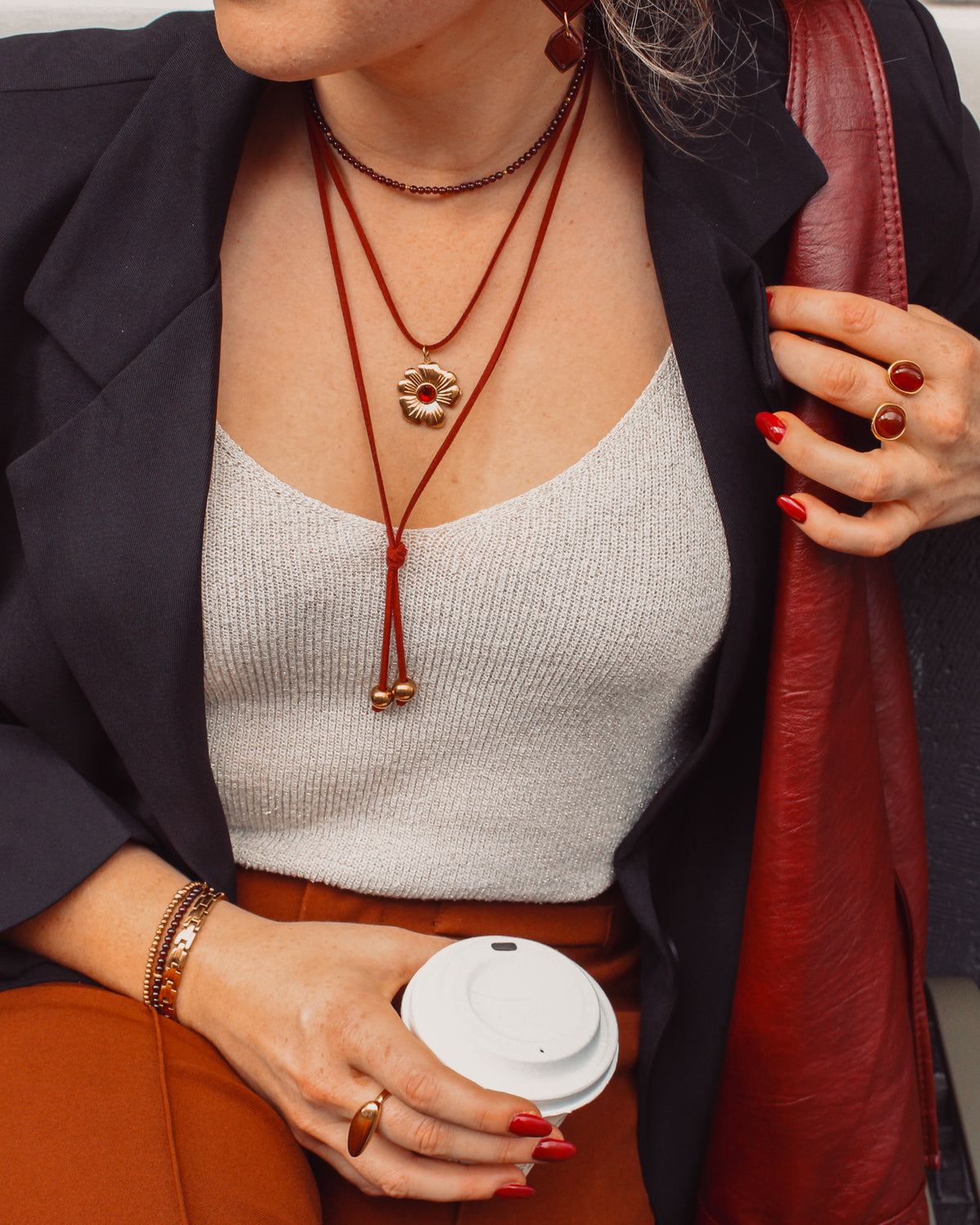 Ketting Burgundy Little Beads op model