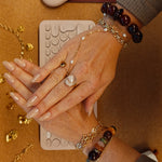 Lace Armband in een combinatie met kralenarmbanden