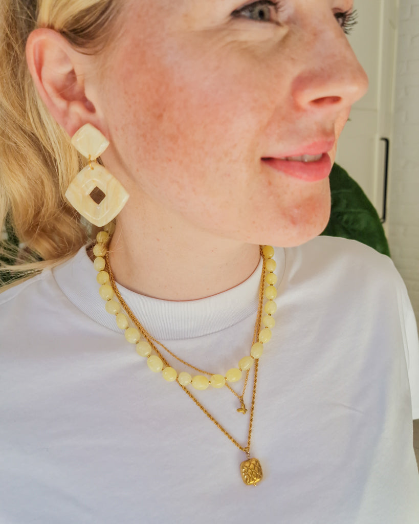 Ketting Cushion op model