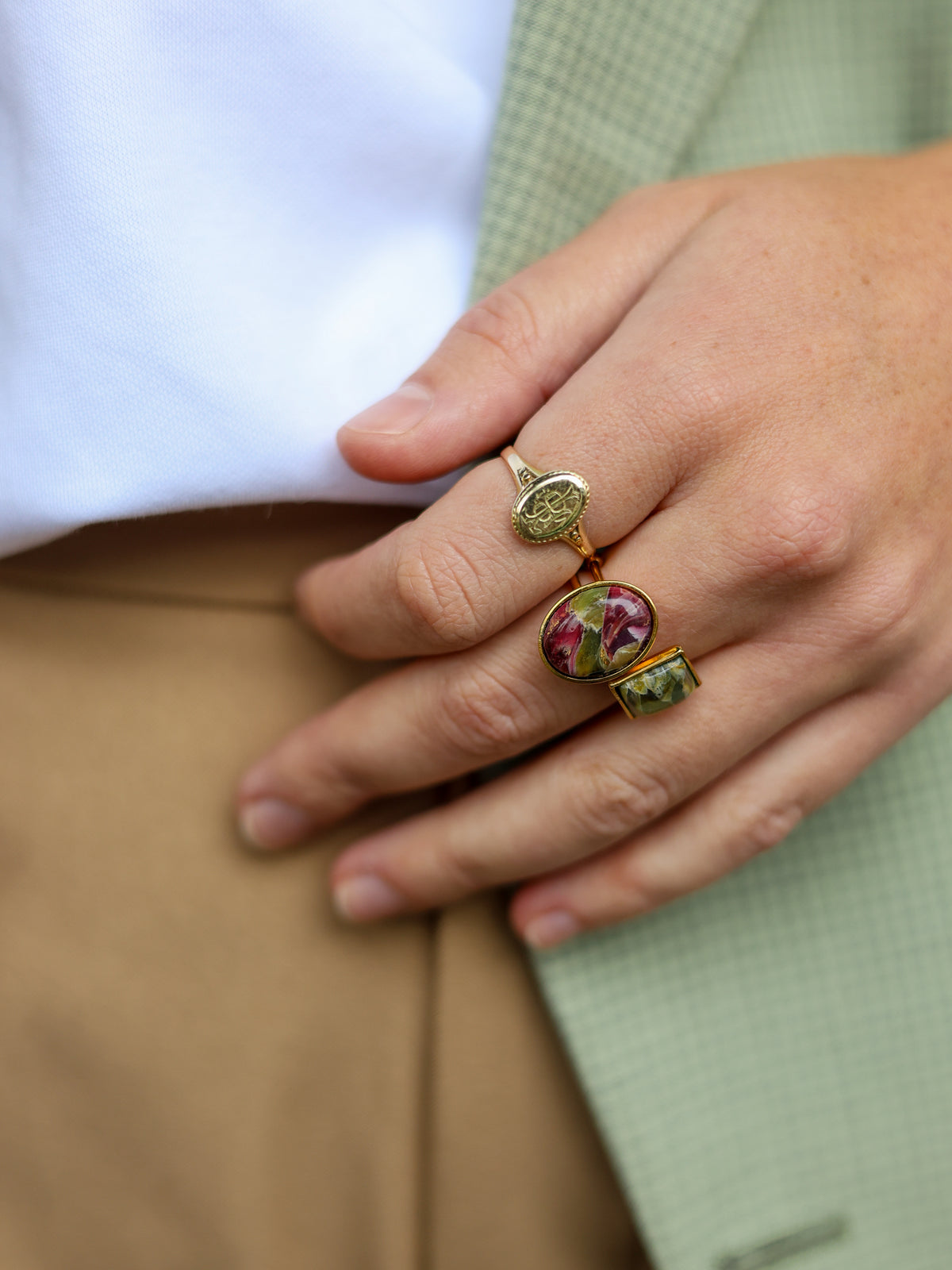 BLOSS sieraden op model