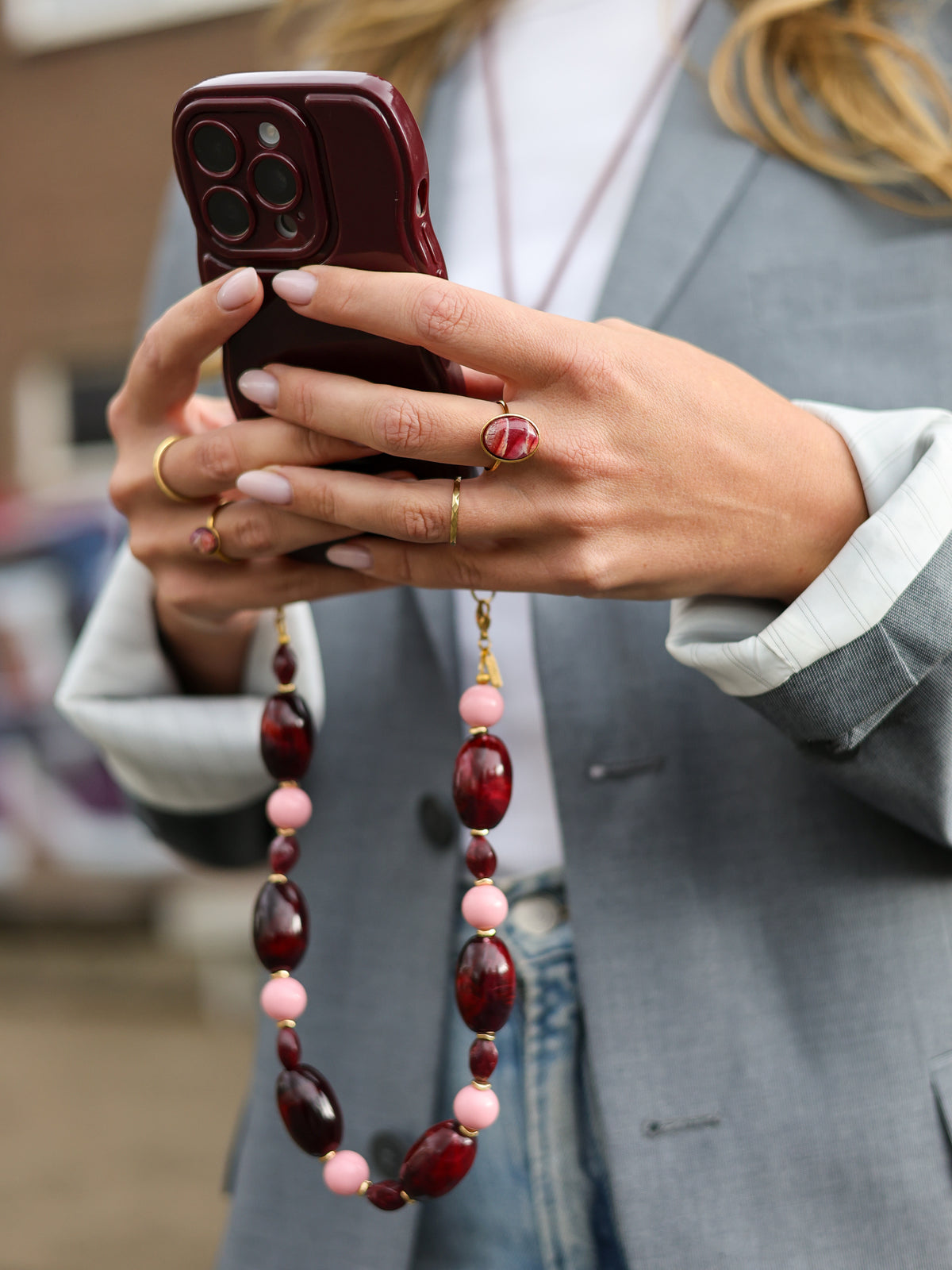 Ketting & Phone Cord Rosé Merlot Link op model
