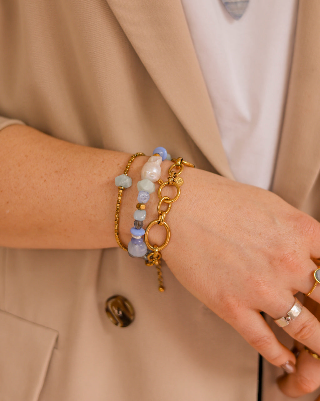 Armband Ocean Wave op model
