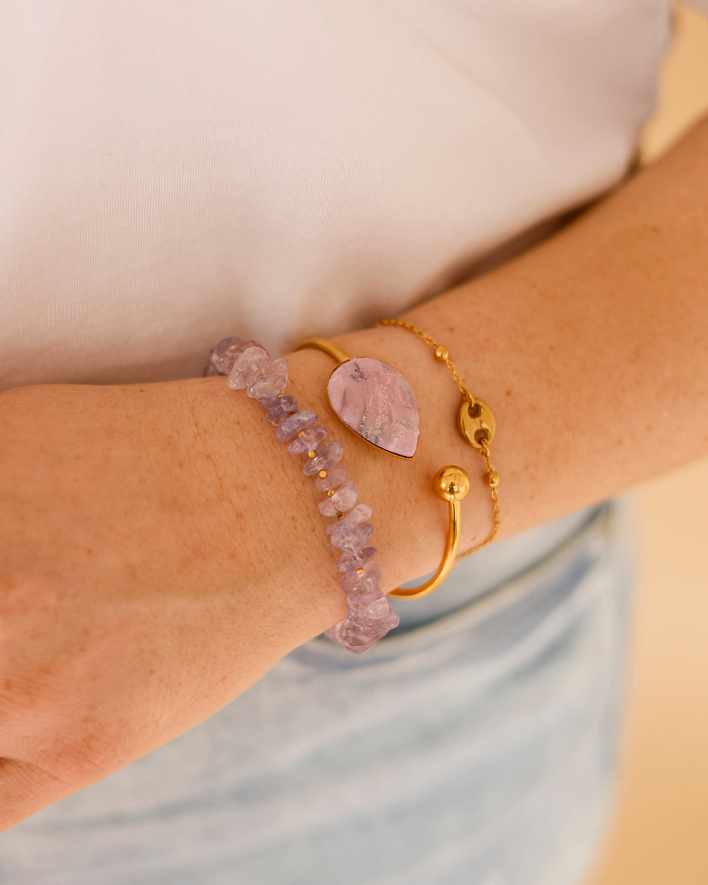 BLOSS sieraden op model